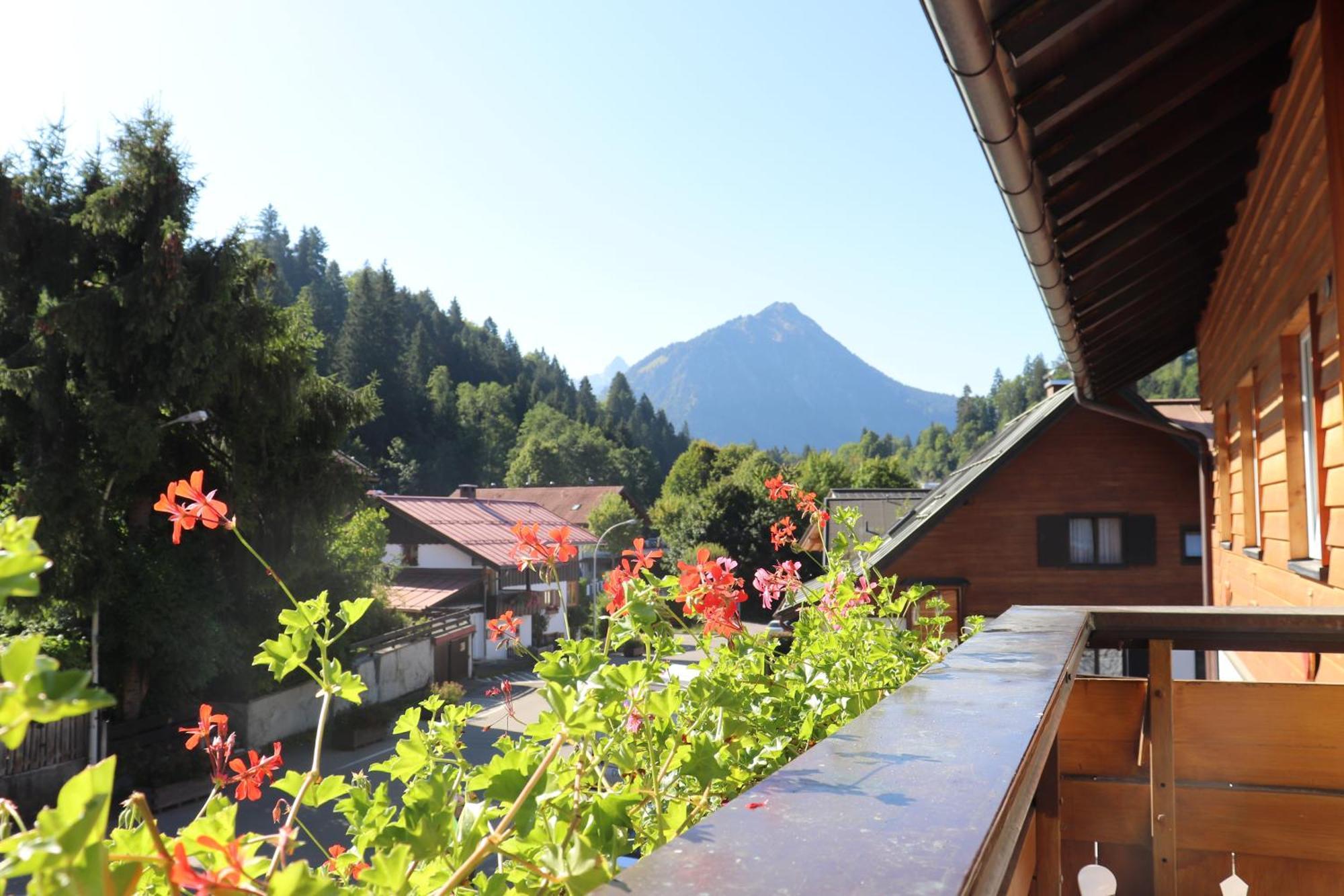 Faltenbach Ferienwohnungen In Oberstdorf Luaran gambar